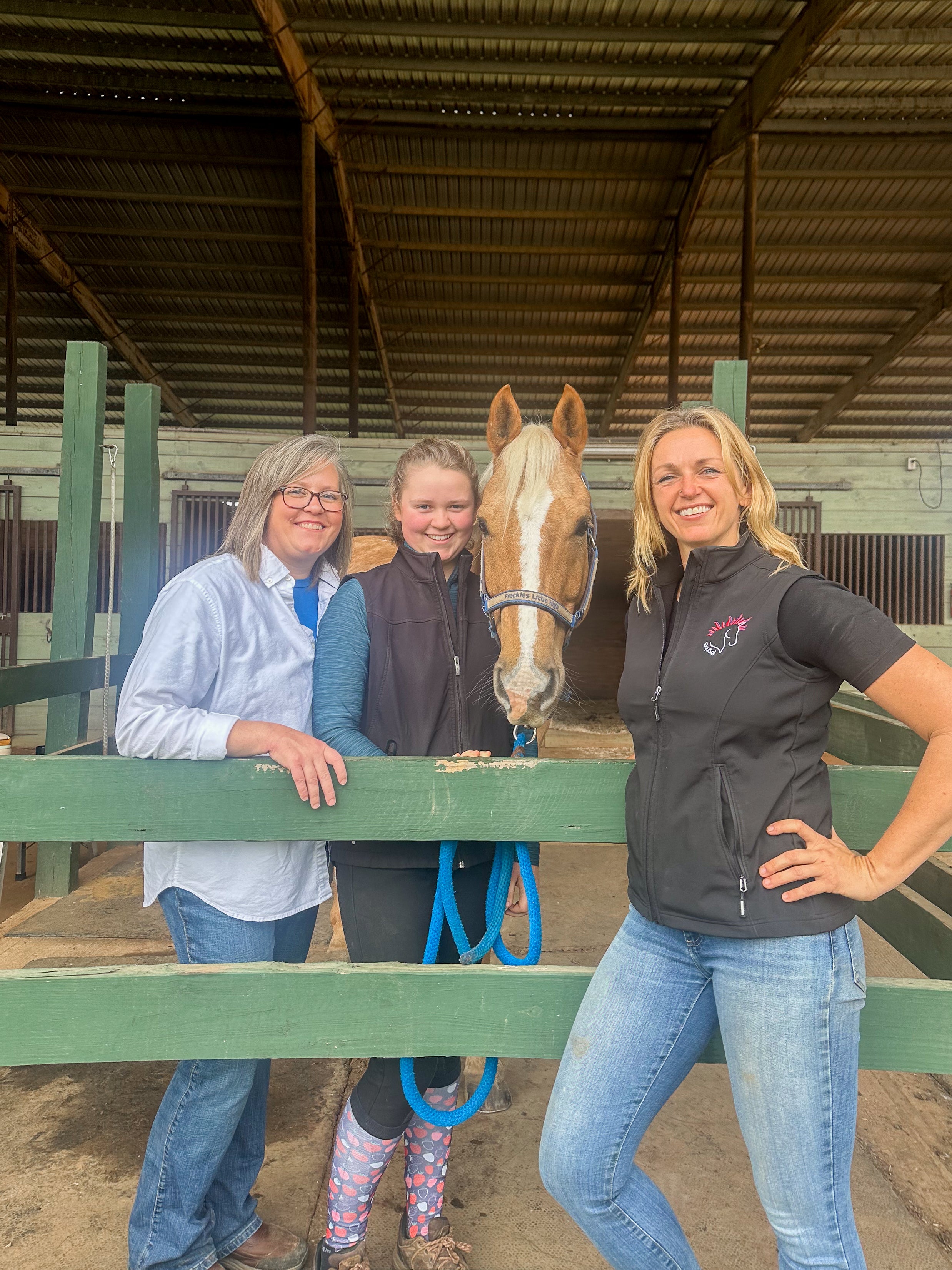 Equine Red Light Therapy Success Story | EquiSol Testimonial
Horse injury recovery | EquiSol therapy successfully heals wounds faster and with less scarring using infrared and red light therapy.